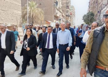 النائب أشرف مرزوق: نزول المسؤولين إلى الشارع يسرع حل المشكلات وتنفيذ المشروعات وتخفيف الأعباء عن المواطنين