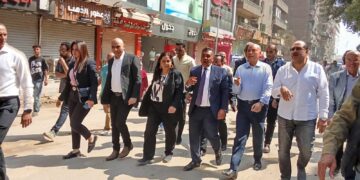 محافظ القاهرة خلال جولته بعين شمس