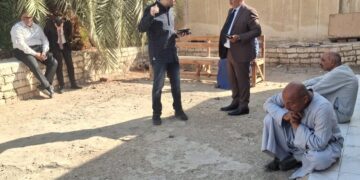 أسر ضحايا حادث أسيوط الغربي تنتظر تسلم الجثامين بمستشفيات الفيوم