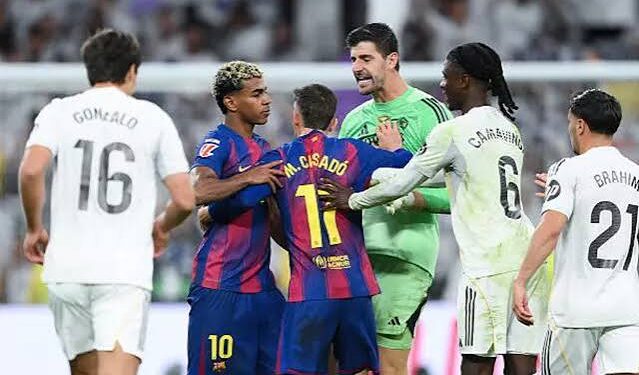 كلاسيكو الأرض يشعل الليجا .. برشلونة وريال مدريد في صدام ناري على صدارة الدوري الإسباني اليوم
