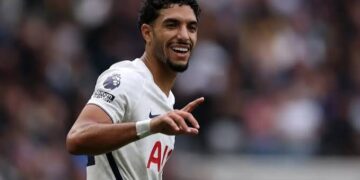 موعد مباراة مانشستر يونايتد وتوتنهام بمشاركة مرموش في الدوري الإنجليزي والقنوات الناقلة