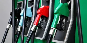 رسمياً البترول تحسم الجدل.. «البترول» تنشر أسعار البنزين الرسمية اليوم في مصر