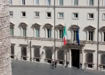 اشتباكات دامية في ميلانو الإيطالية بسبب غلاء المعيشة.. وتأهب أمني عقب أعمال شغب موسعة