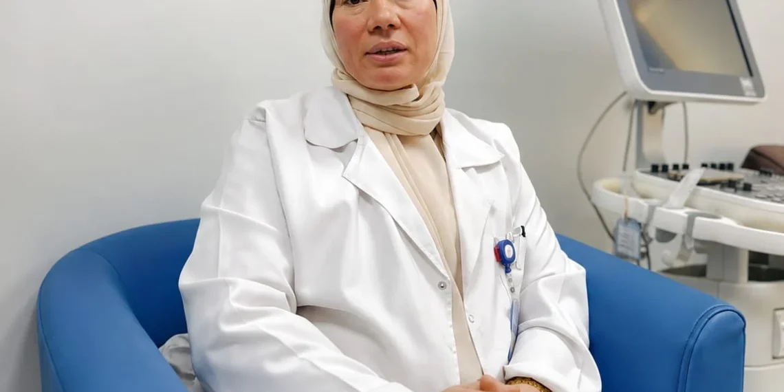 هرولت لإنقاذ مريض فسقطت وأصيبت بكسور.. طبيبة بالشرقية تجسد التفاني والإنسانية